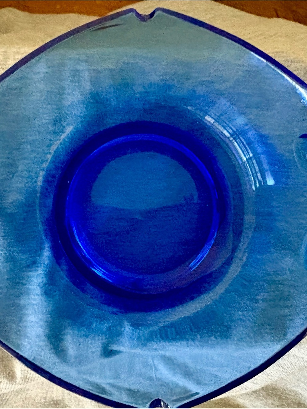 A vintage cobalt blue Mt. Pleasant pattern two-handled glass bowl by L.E. Smith.